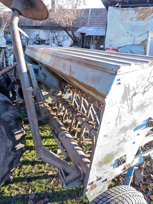 Semanatoare 21R, Prasitori 3S si 5S, Motor tractor U445