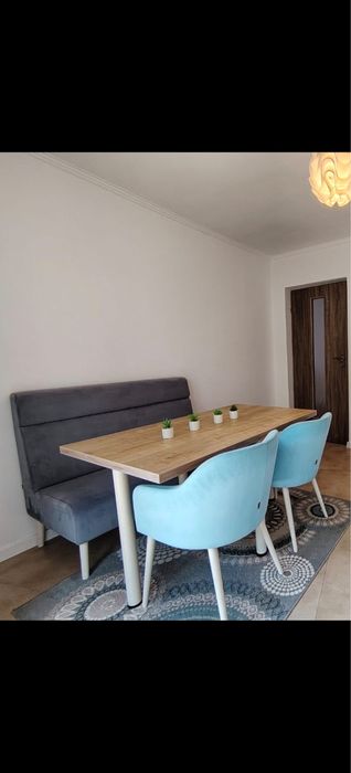 Set masa cu scaune si bancheta