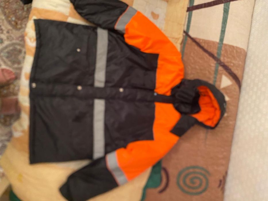 Продаю спец одежду