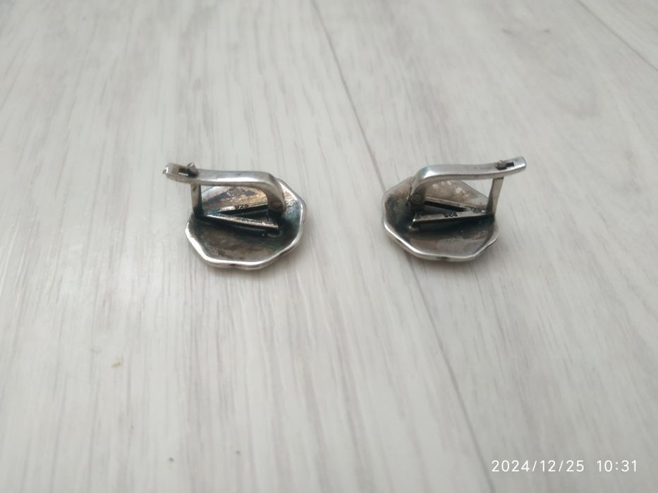Продам серьги серебрянные