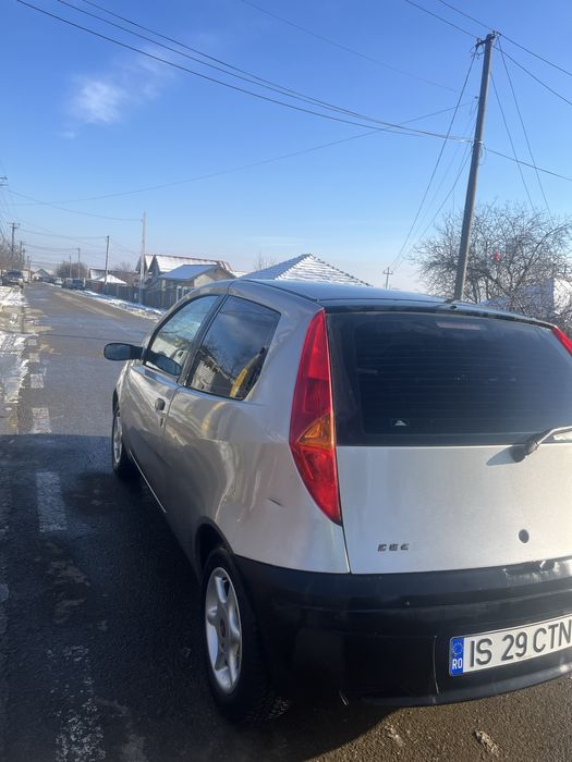 Vand fiat punto 1.2 benzina