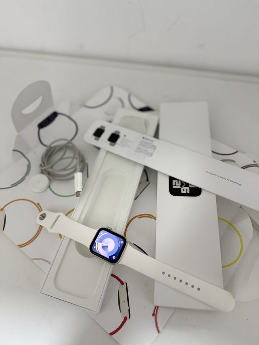 Apple watch SE 2 series  (gen2) (2024) 40mm