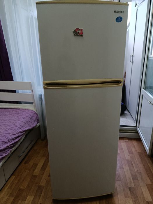 Продаю холодильник