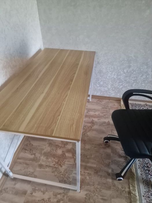Продам  письменный стол почти новый