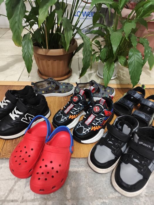 Кроссовки для мальчиков 27-29 размер