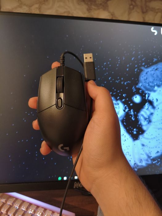 Продам игровую мышку Logitech G102