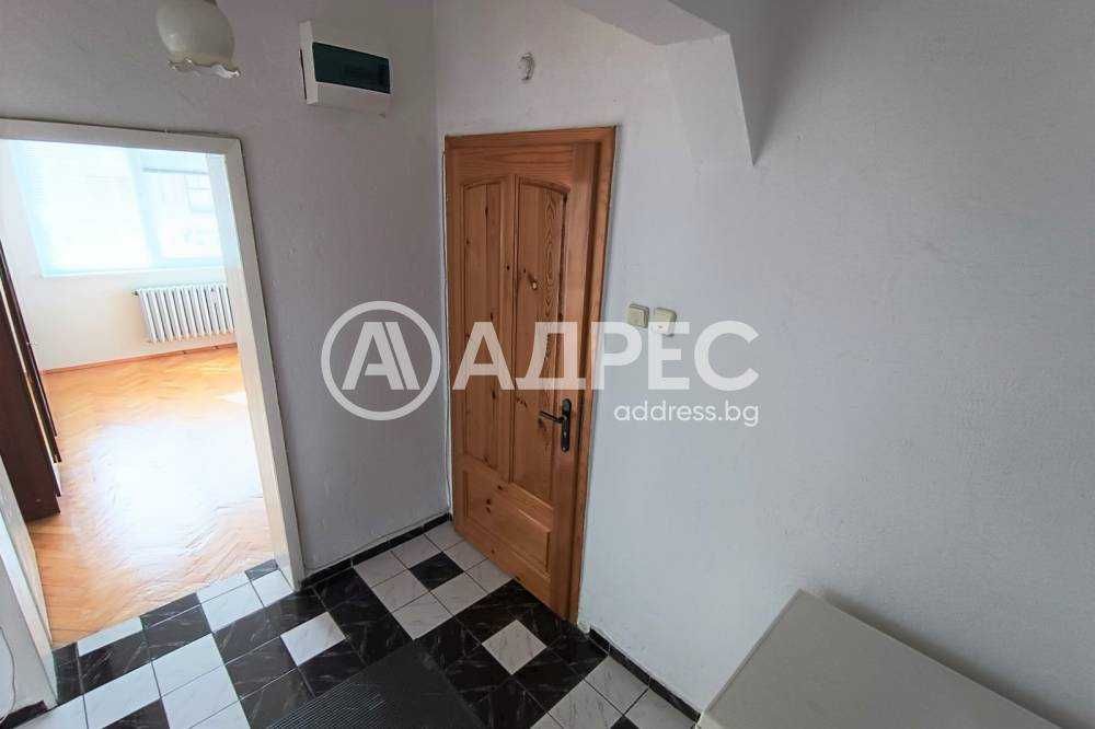 Продава се Двустаен апартамент в Разград, Освобождение - 66 кв.м за 1198 €/кв.м - Снимка #7