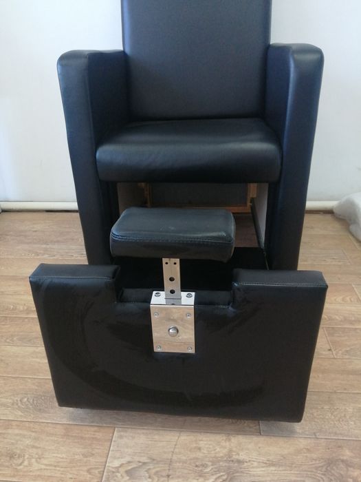 Педикюрное кресло.