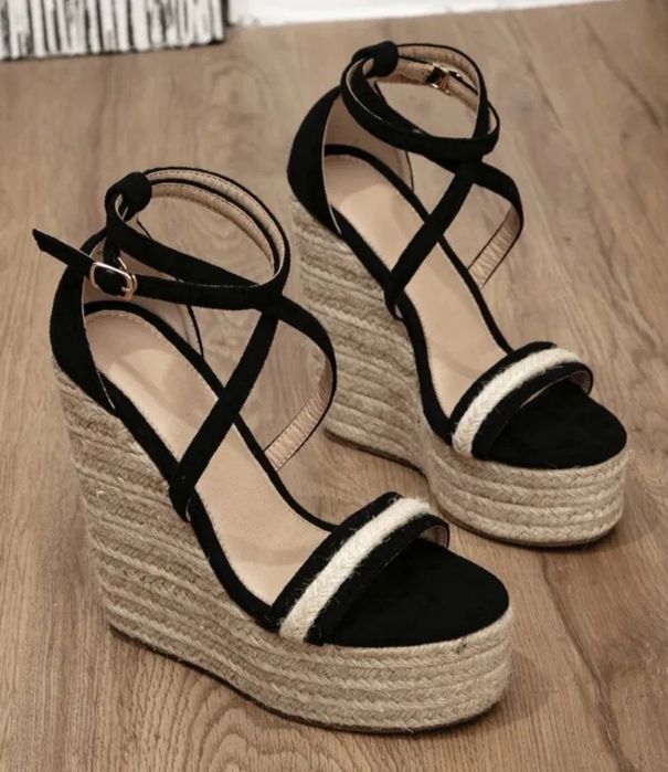 Дамски сандали на платформа