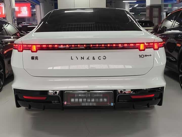 Lynk & Co 10 — 120 AWD Ultra