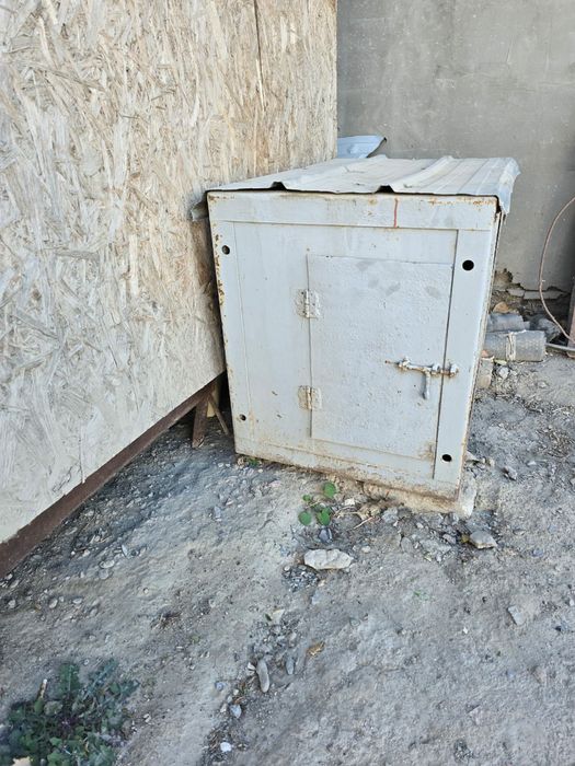 Продам собачью будку