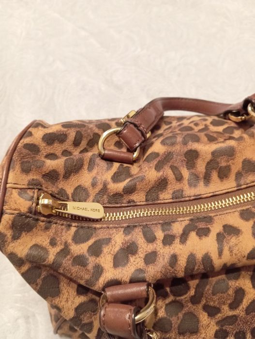 Актуална чанта, тип куфарче Michael kors