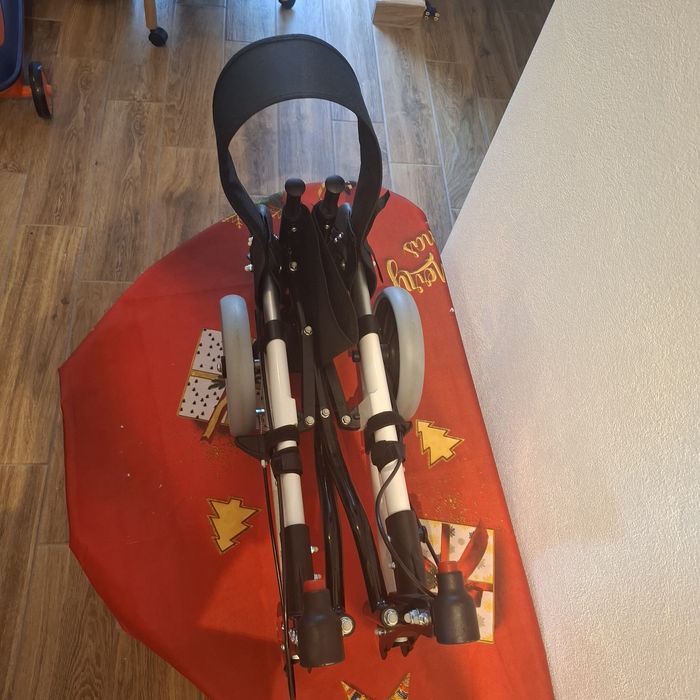 Cadru mers cu roti carutior cu rotile