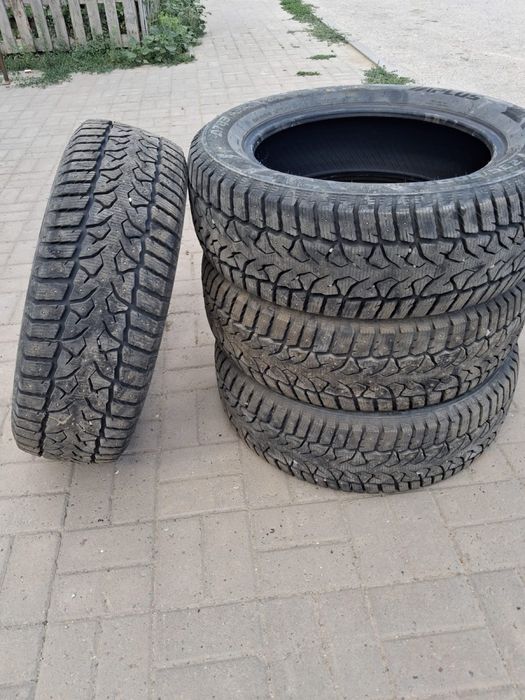 Продам шины  размер 235/60R18