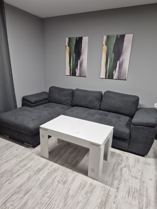 Разтегателна холна маса, бял гланц.