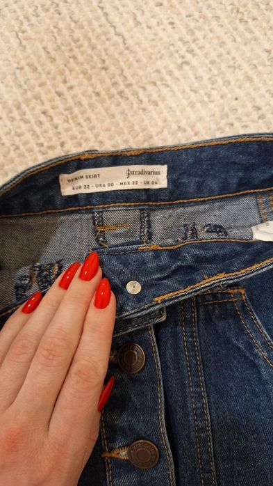 Дънкова пола Stradivarius- 20лв.