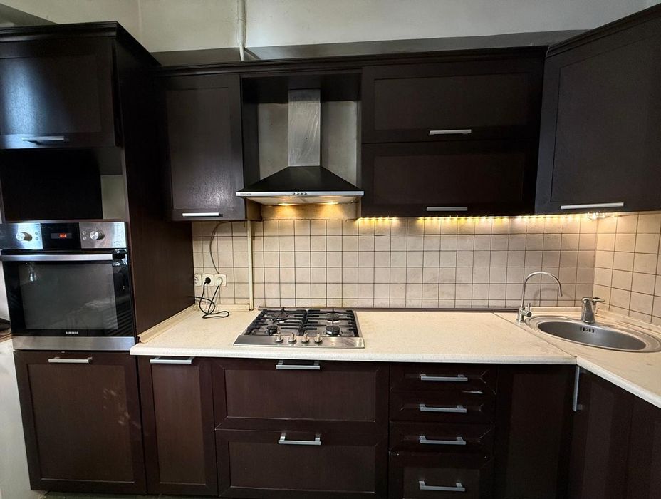 Кухонный гарнитур с техникой