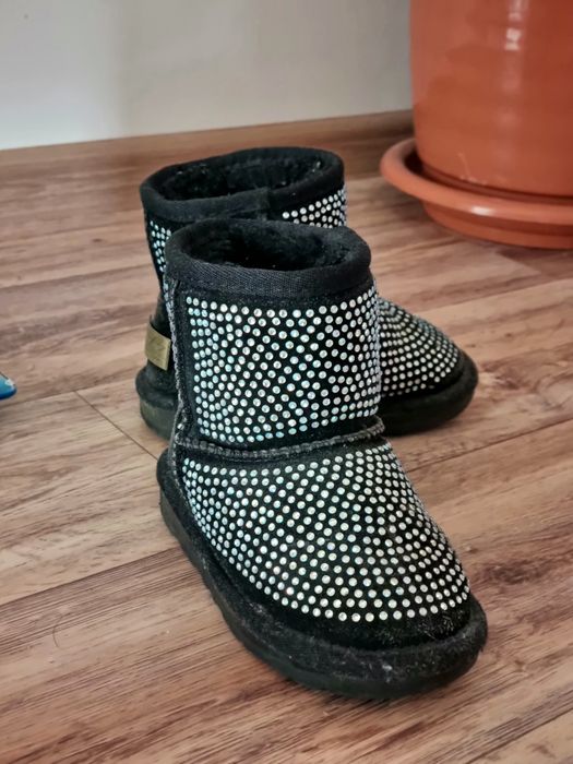 Продам детские угги Boutique Shoes