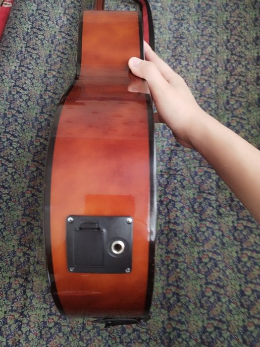 Gitara 200$ kelishamiz