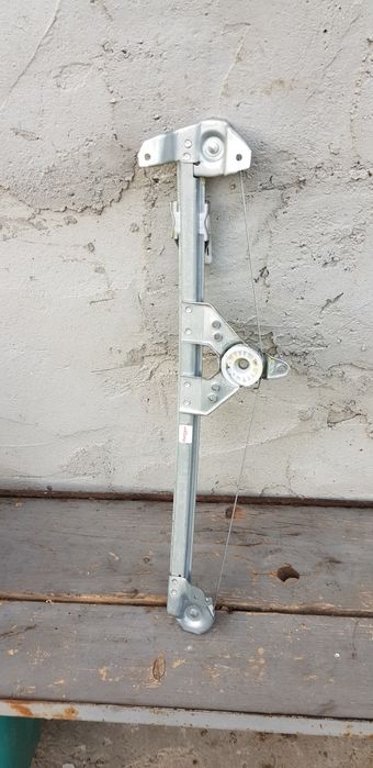 Macara Dreapta Spate Mercedes C Class C180 C200 C220 W202
