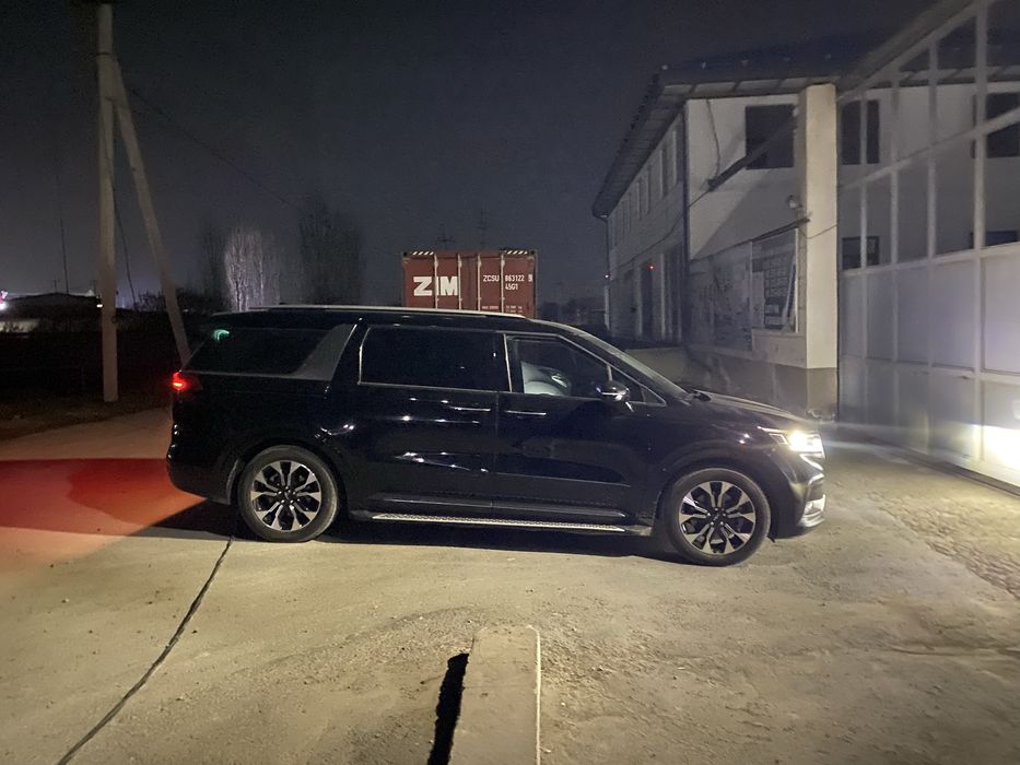 Kia carnival 2023 full bez lyuk