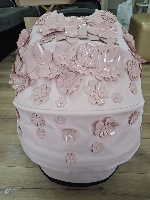 Кош за новородено Cybex Priam 4 /e-PRIAM Lux SIMPLY FLOWERS