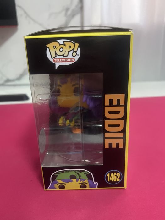 Funko pop eddie editie limitata blacklight