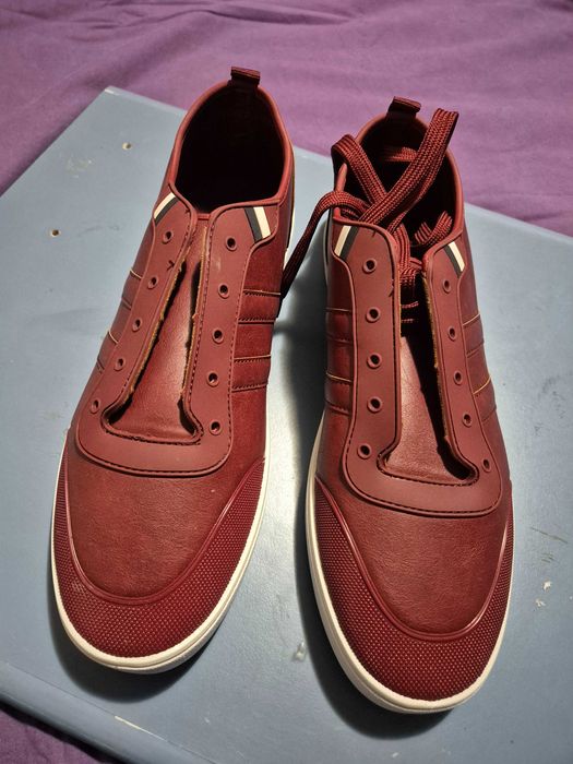 Pantofi sport marime 44, noi, culoare grena