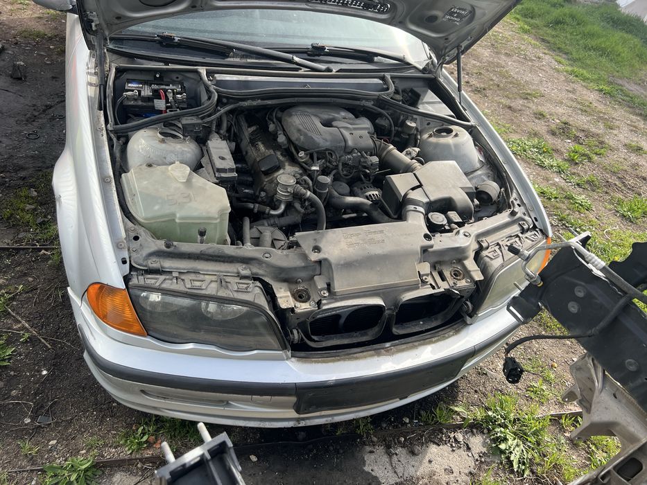 БМВ Е46 318i на части