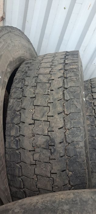 Продам шины на грузовой