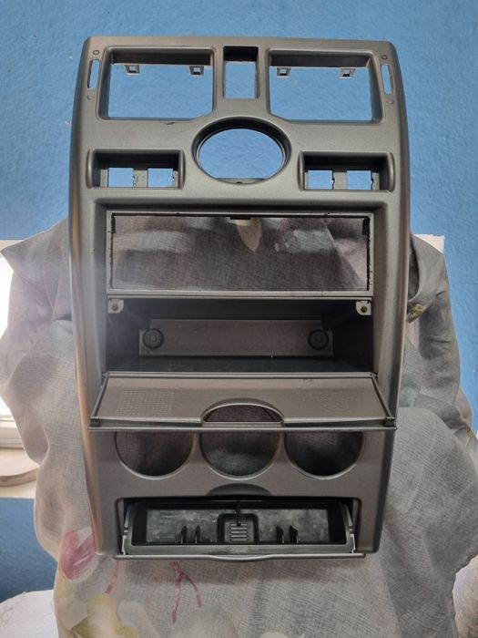 Центральный консоль приора 1