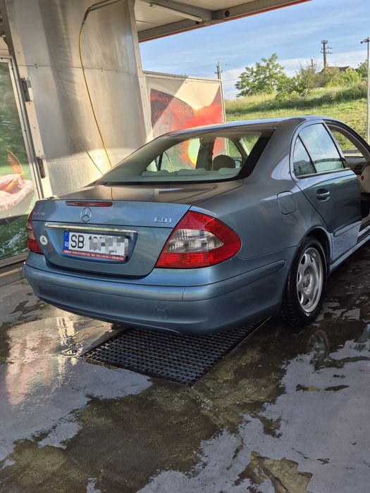 Mercedes E220 w211