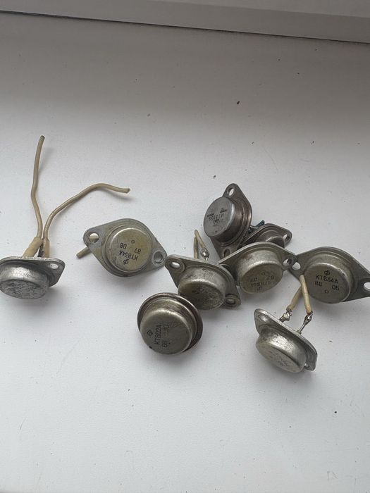 Транзистор биполярный