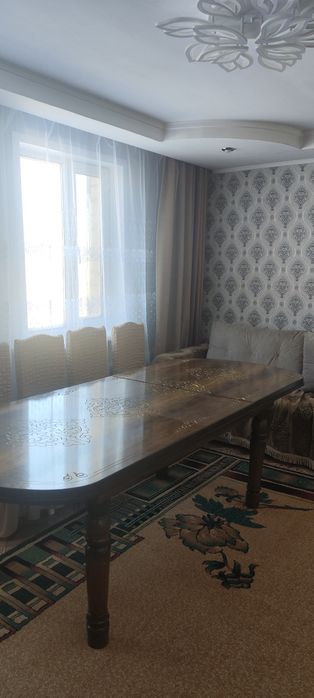 Продам стол 2.5 метра собераеться в 2 метра