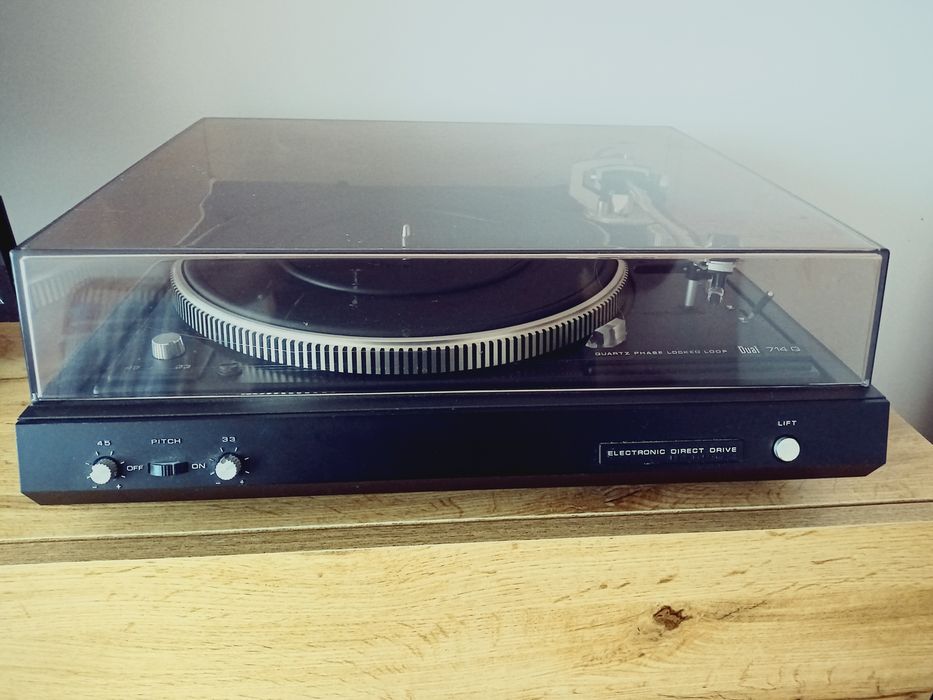 Грамофон Dual 714 Q