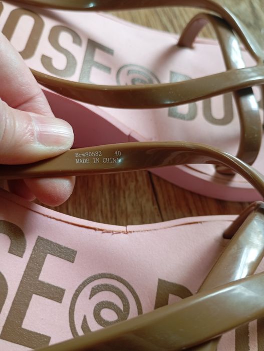 Продаются шлепанцы