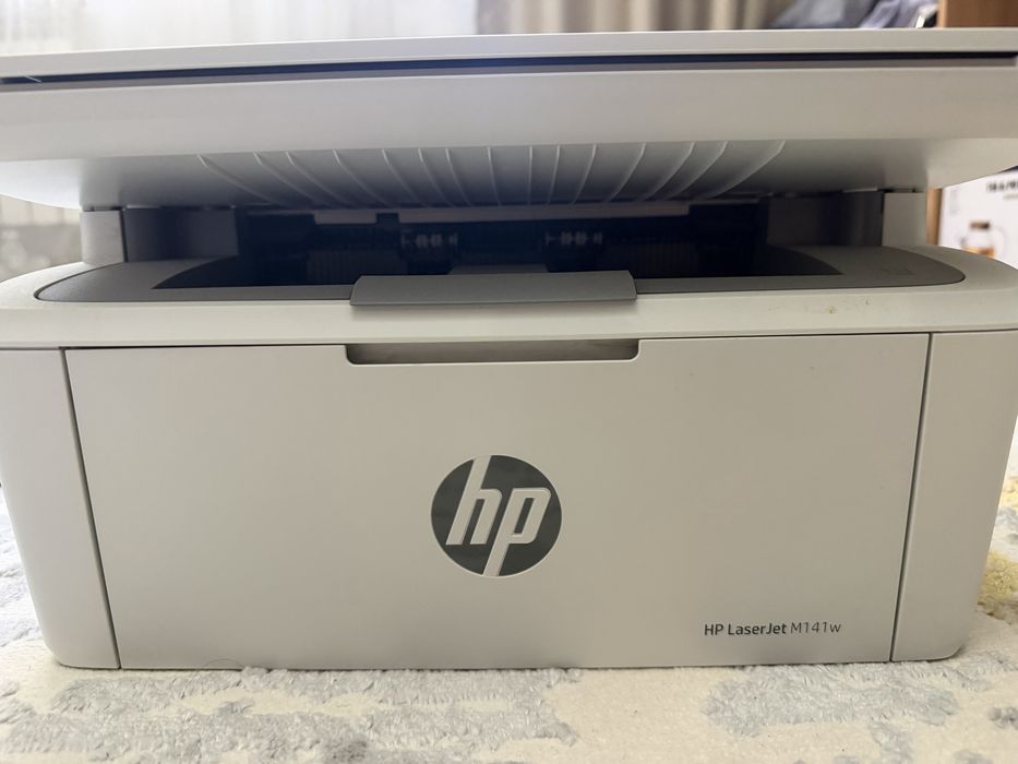 HP LaserJet M141w (принтер + сканер + копир, Wi‑Fi).
