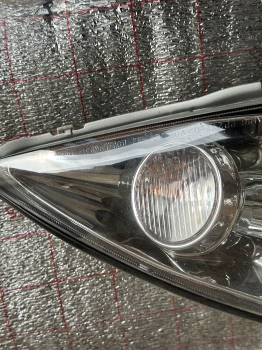 Продам правую фару камри 35