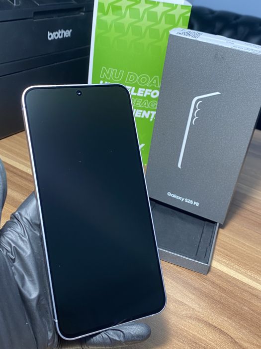 Samsung Galaxy s25 FE • 128 GB • Black