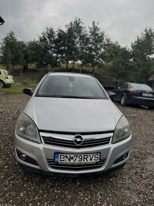 Vând opel astra.