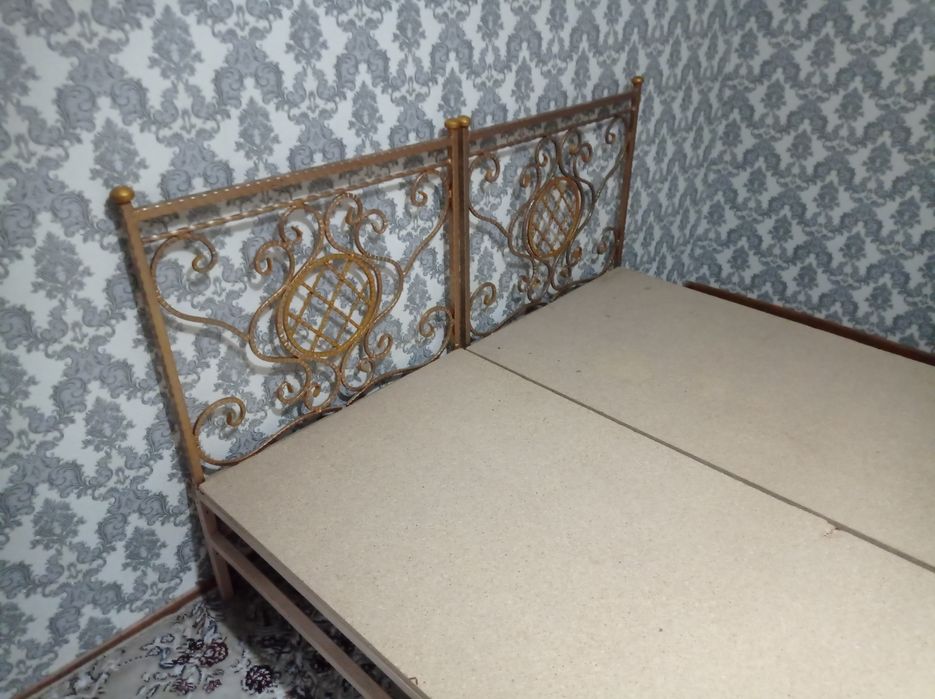 Темир крават сотаман иккита