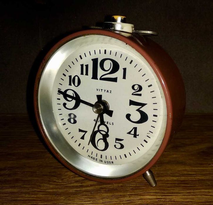 Антикварный механический будильник «Витязь» (СССР), полностью рабочий