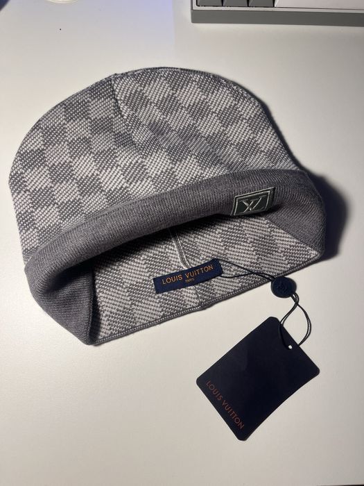 Lv Beanie grey nou