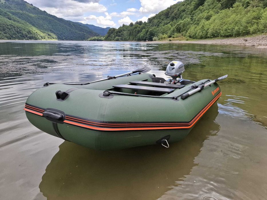 Barca gonflabila Kolibri+motorHonda BF2.3cizma scurta(unic proprietar)