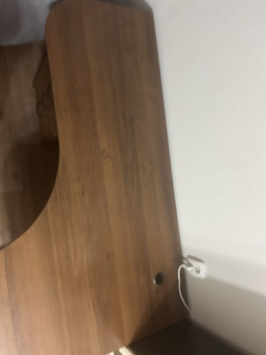 Продам стол