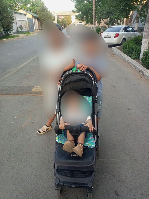 Срочно продам детскую коляску