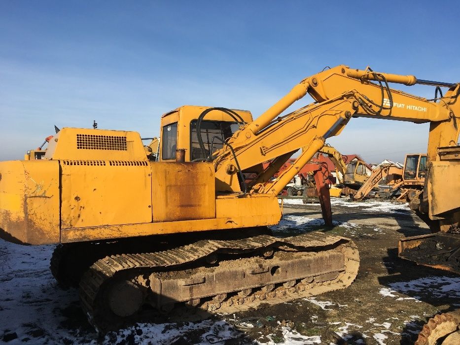 Excavator Fiat Hitachi FH 220 FH 200 dezmembrez