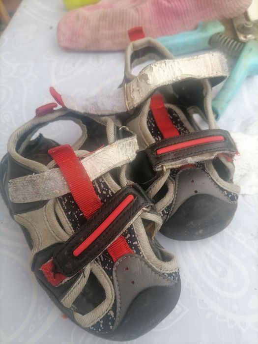 Отдам совсем недорого детскую обувь