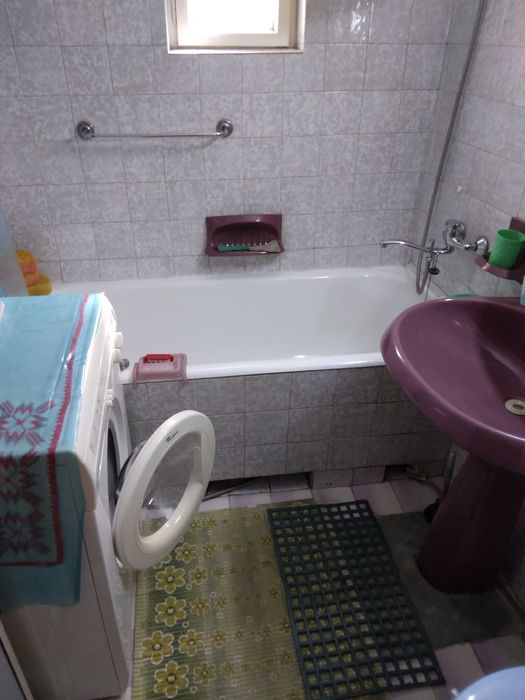 Inchiriez apartament 2 camere zona centrala complect utilat