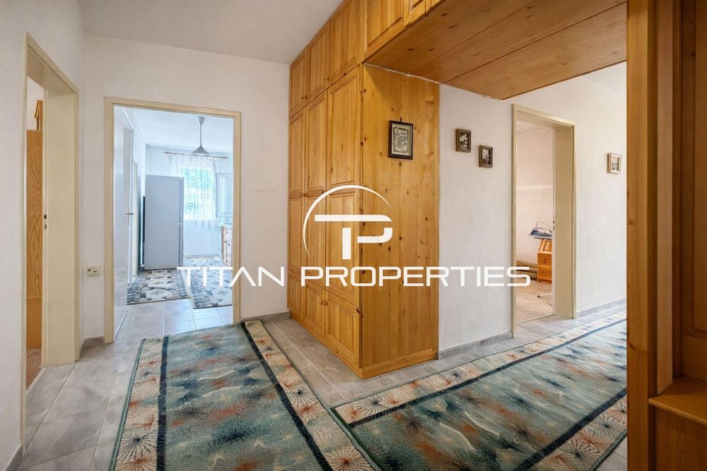 Продава се Тристаен апартамент в Пловдив, Христо Смирненски - 107 кв.м за 2141 €/кв.м - Снимка #8